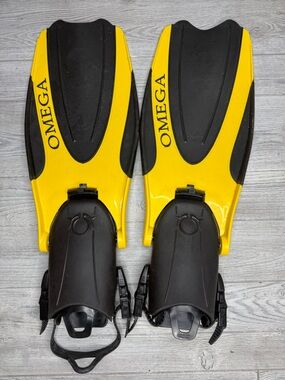 Omega Amphibian Scuba Diving Fins large yellow / black snorkeling swimming